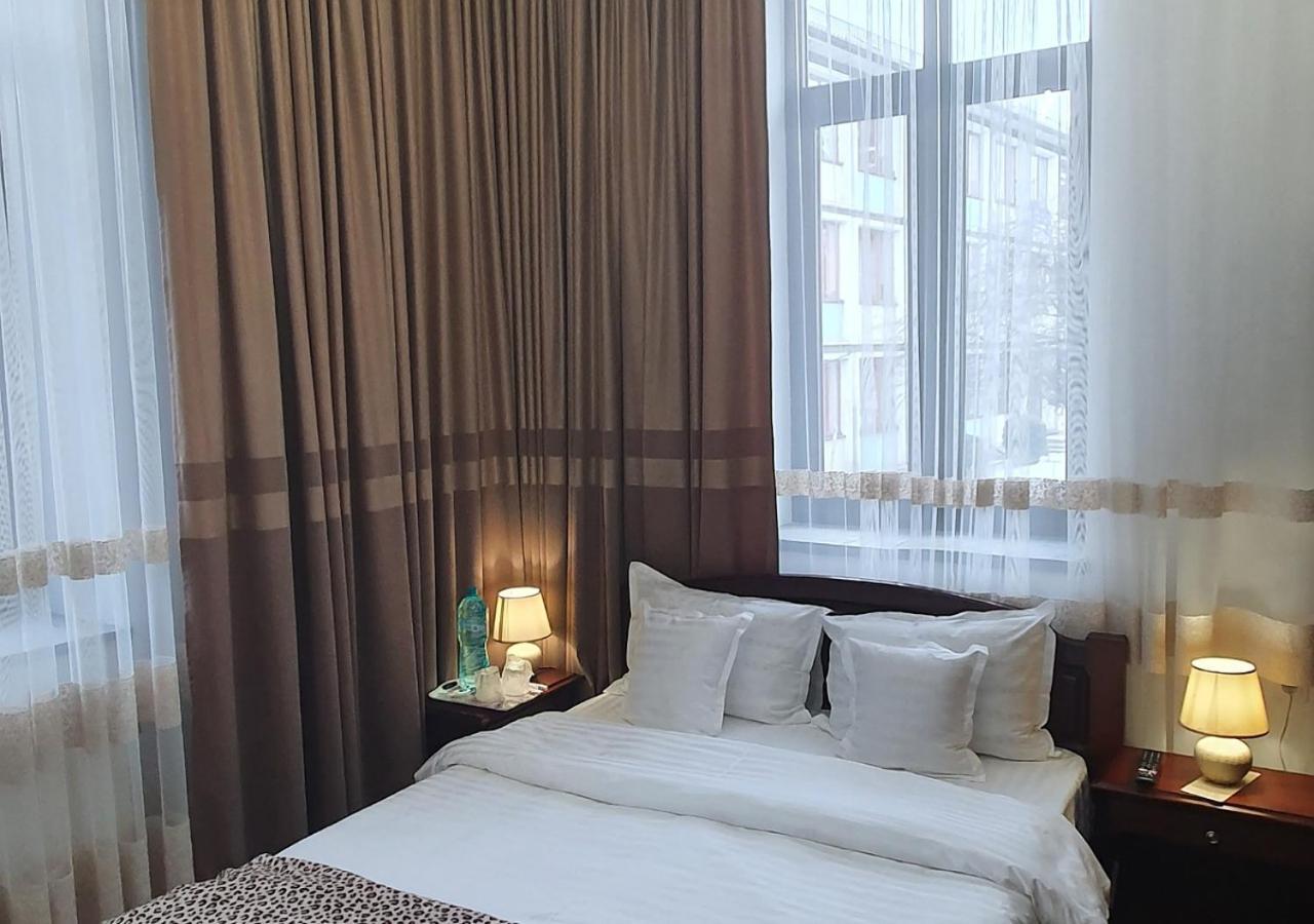 Casa Domneasca Rarau Hotell Câmpulung Moldovenesc Exteriör bild